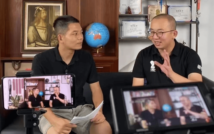 荣启**挂牌上市投**