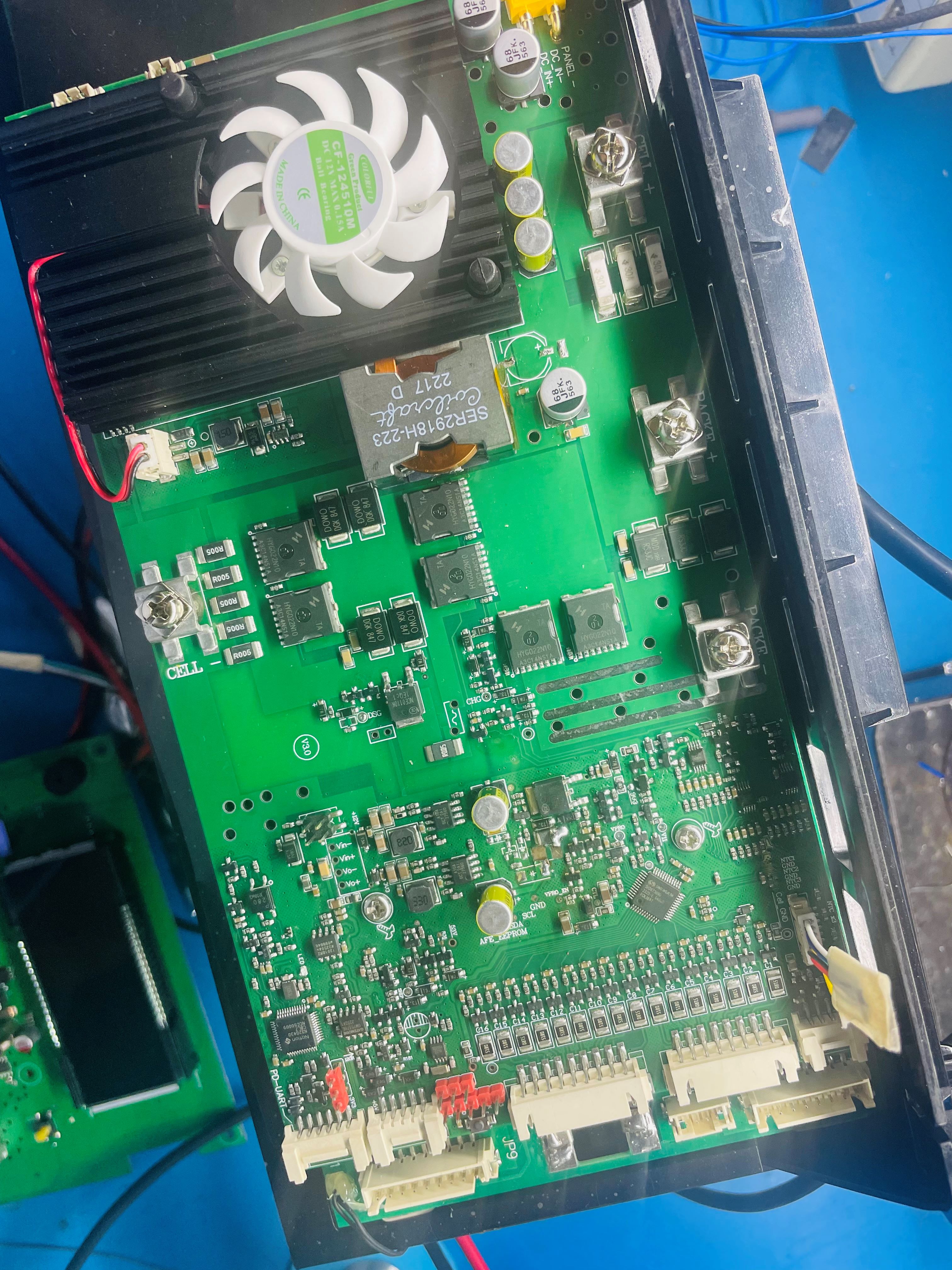 单片机硬件及嵌入式软件设计的多功能电池管理 BMS板