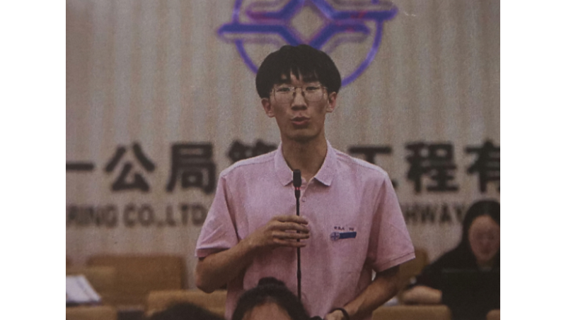 在公司代表全體新員工發(fā)言