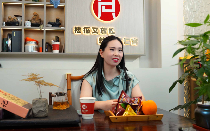 抖音短视频拍摄及后期剪辑；直播运营