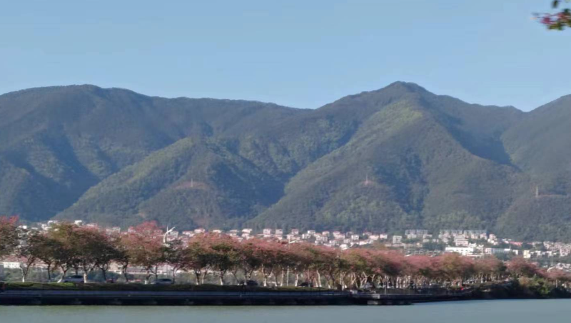 短视频剪辑，添加素材背景音乐等